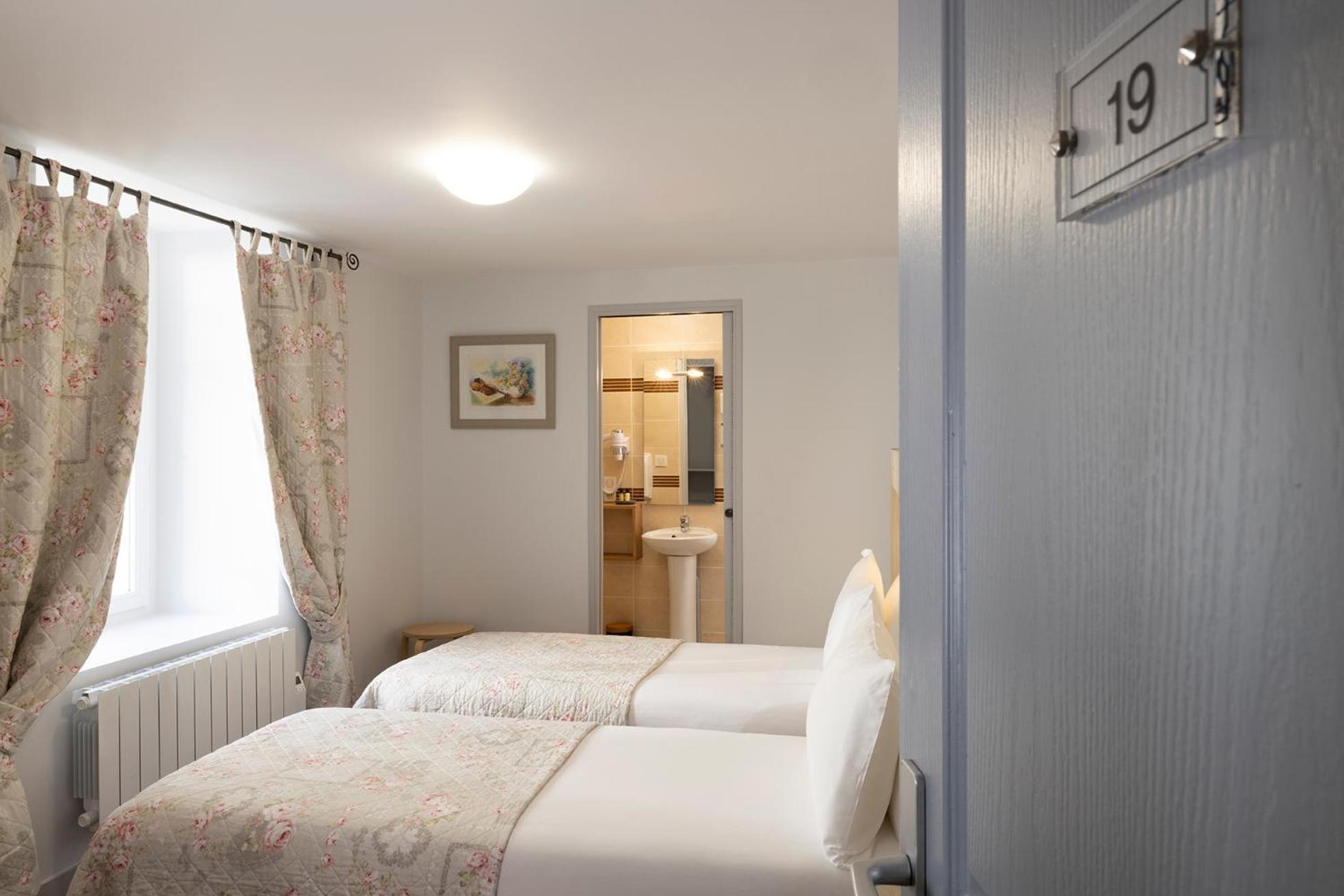 Hotel De Lion Sur Mer Екстер'єр фото