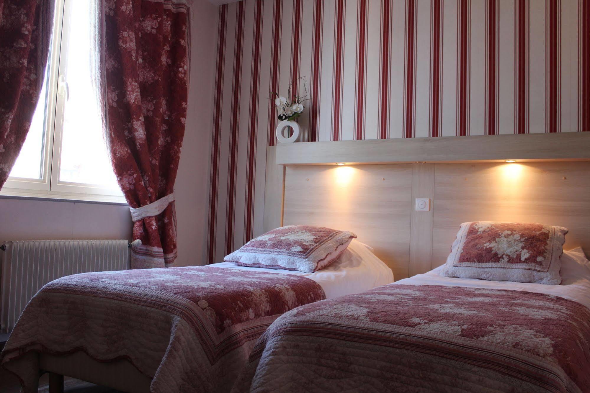 Hotel De Lion Sur Mer Екстер'єр фото